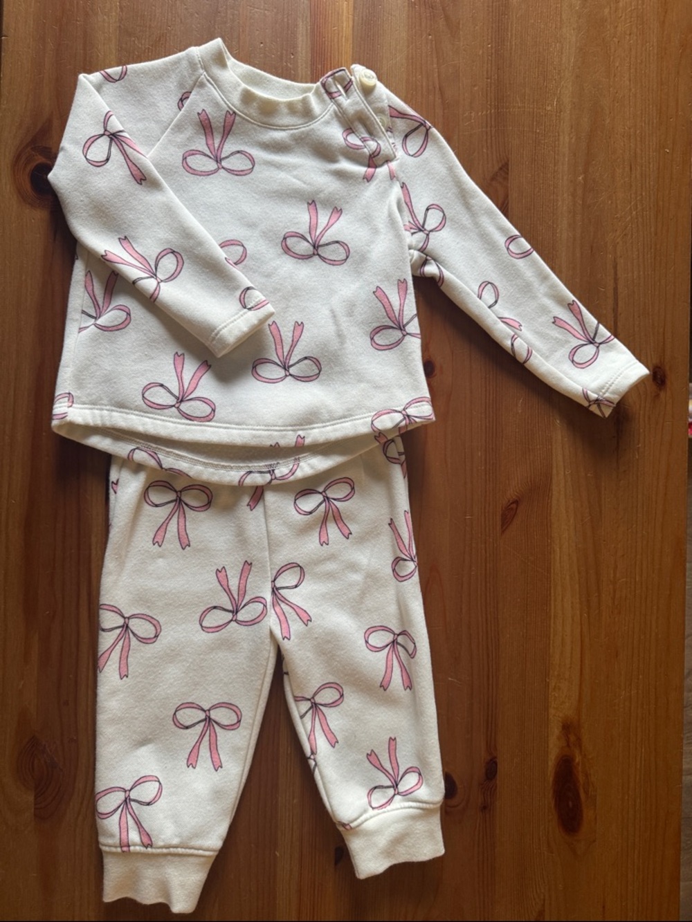 Crewcuts by J. Crew Cream Sweatsuit Set with Pink Bow Print